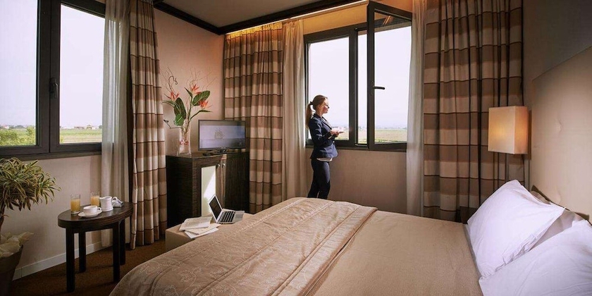 Imagen de la habitación del Hotel Pisa Valdera. Foto 2