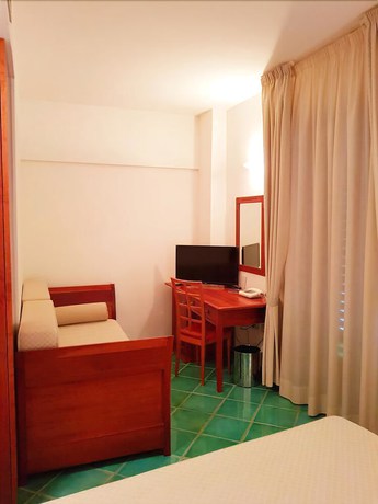 Imagen de la habitación del Hotel Pisacane. Foto 13