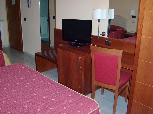 Imagen de la habitación del Hotel Pisani, Caserta. Foto 8