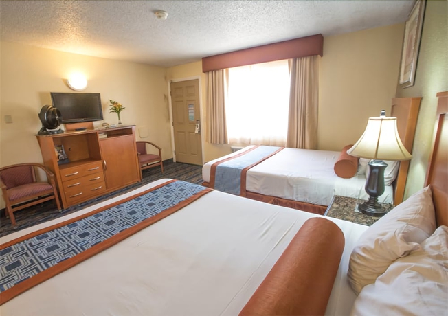 Imagen de la habitación del Hotel Pismo Beachwalker Inn and Suites. Foto 12