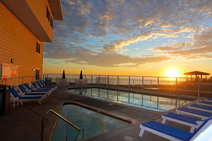 Imagen de la piscina del Hotel Pismo Lighthouse Suites. Foto 15