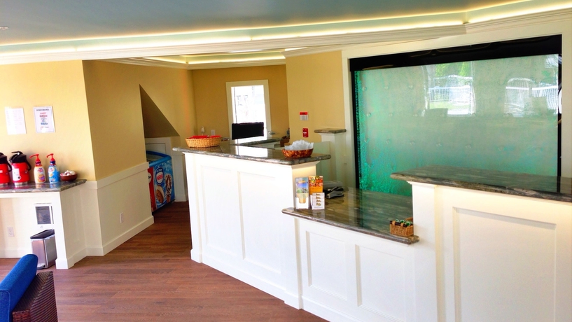Imagen de los interiores del Hotel Pismo Lighthouse Suites. Foto 12