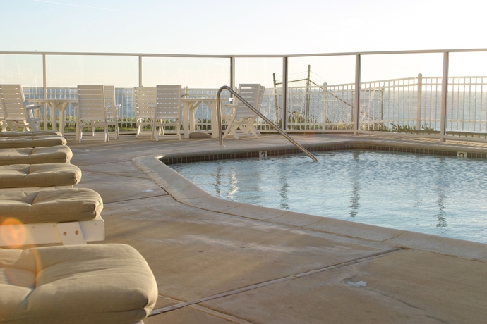 Imagen de la piscina del Hotel Pismo Lighthouse Suites. Foto 18