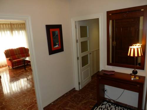 Imagen de la habitación del Hotel Piso Eduardo Lucena. Foto 6