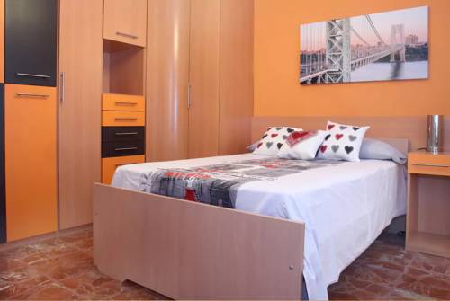 Imagen de la habitación del Hotel Piso Eduardo Lucena. Foto 9