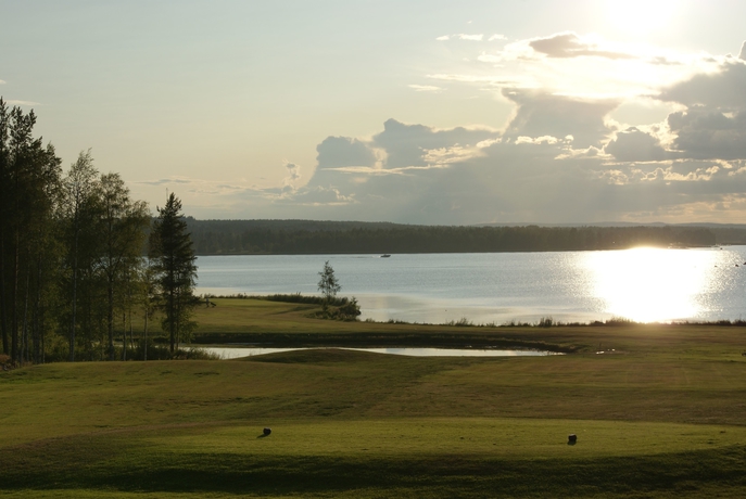 Imagen de los exteriores del Hotel Pite&aring; Golfhotell. Foto 16