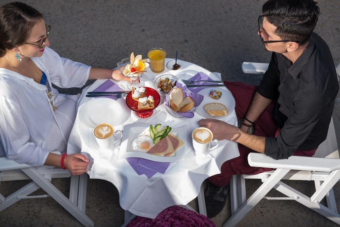 Imagen del bar/restaurante del Hotel Pithari. Foto 6