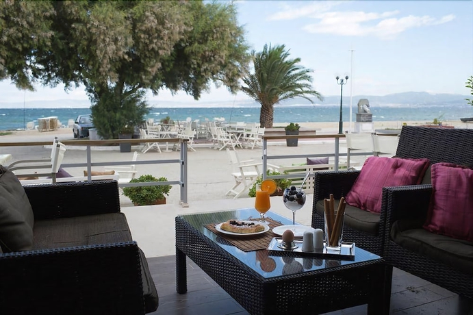 Imagen del bar/restaurante del Hotel Pithari. Foto 7