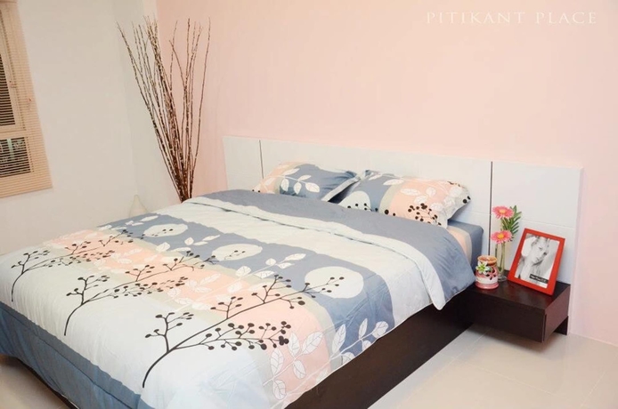 Imagen de la habitación del Hotel Pitikant Place. Foto 9