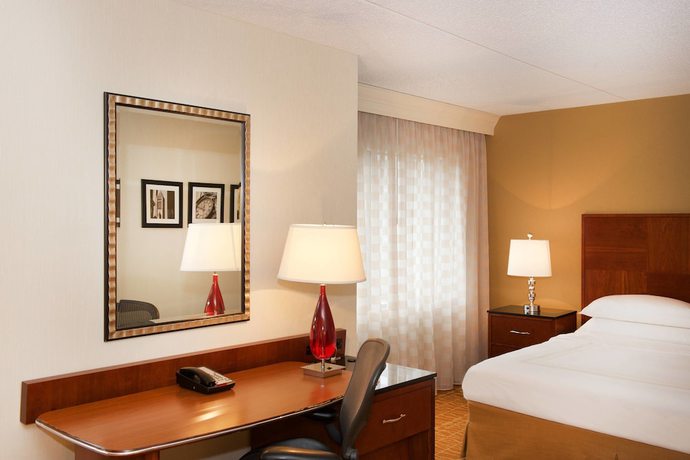 Imagen de la habitación del Hotel Pittsburgh Airport Marriott. Foto 4