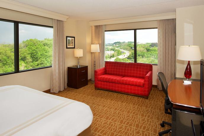 Imagen de la habitación del Hotel Pittsburgh Airport Marriott. Foto 6