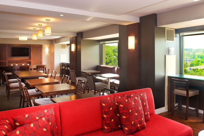 Imagen del bar/restaurante del Hotel Pittsburgh Airport Marriott. Foto 2