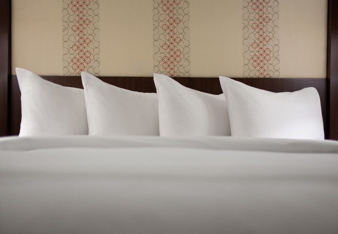 Imagen de la habitación del Hotel Pittsburgh Marriott North. Foto 4