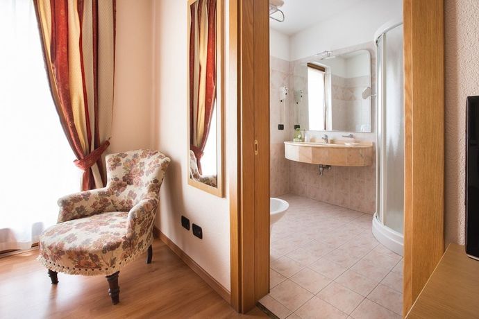 Imagen de la habitación del Hotel Piuro. Foto 2