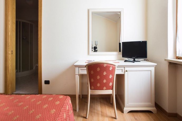 Imagen de la habitación del Hotel Piuro. Foto 9