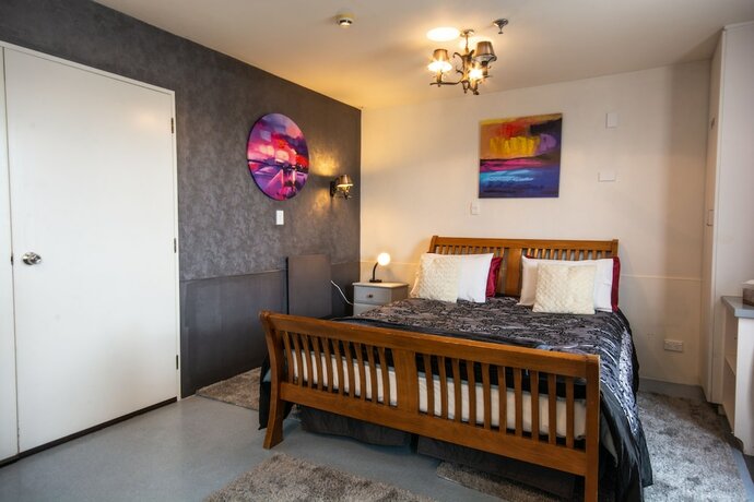 Imagen de la habitación del Hotel Piwaka Lodge and Backpackers. Foto 18