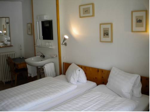 Imagen de la habitación del Hotel Piz Ela. Foto 3