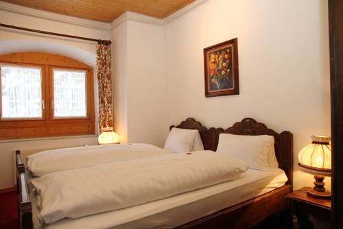 Imagen de la habitación del Hotel Piz Ela. Foto 9
