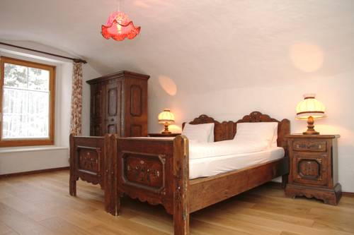 Imagen de la habitación del Hotel Piz Ela. Foto 12