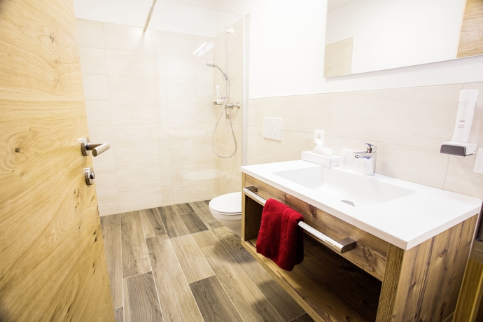 Imagen de la habitación del Hotel Piz Ot. Foto 13