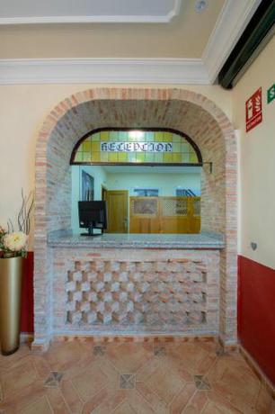Imagen general del Hotel Pizarro, Humanes De Madrid. Foto 13