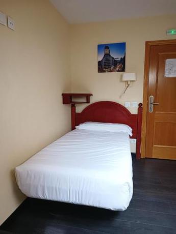 Imagen de la habitación del Hotel Pizarro, Humanes De Madrid. Foto 18
