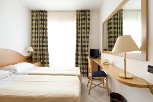 Imagen de la habitación del Hotel Pizzomunno Vieste Palace. Foto 4