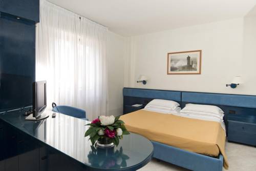 Imagen de la habitación del Hotel Pizzomunno Vieste Palace. Foto 6