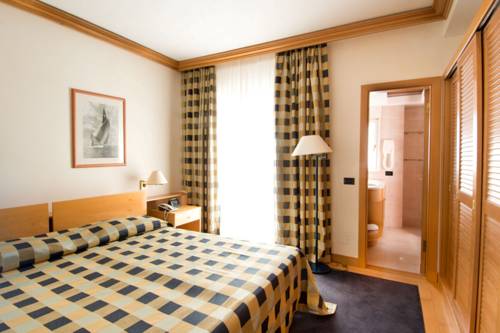 Imagen de la habitación del Hotel Pizzomunno Vieste Palace. Foto 11