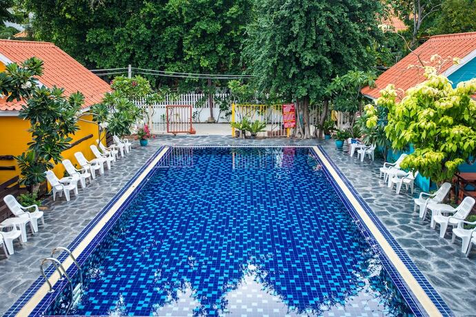 Imagen de la piscina del Hotel Pk Resort Pattaya. Foto 21