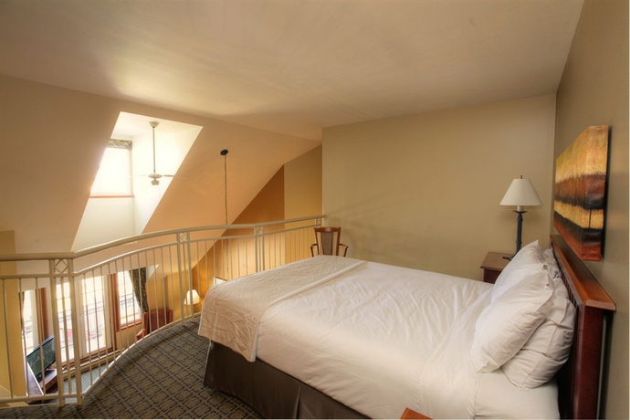 Imagen de la habitación del Hotel Place St-bernard. Foto 4