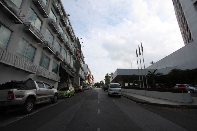 Imagen de los exteriores del Hotel Place2stay - Opposite Hilton. Foto 12