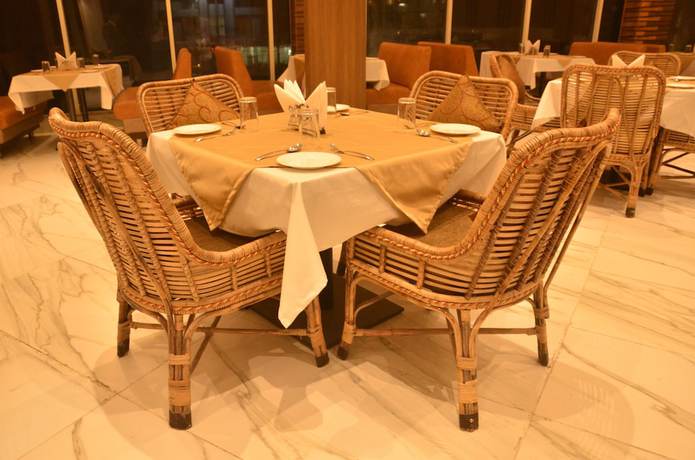 Imagen del bar/restaurante del Hotel Placid. Foto 9