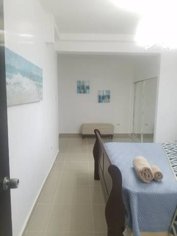 Imagen de la habitación del Hotel Placid Suites. Foto 14