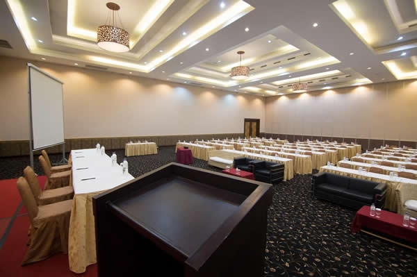 Imagen de los interiores del Hotel Plagoo Holiday. Foto 7