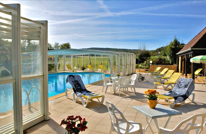 Imagen de la piscina del Hotel Plaisance, Vitrac. Foto 15