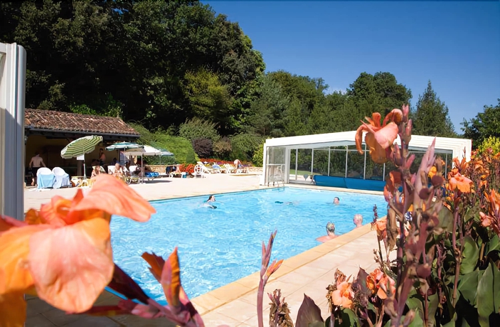 Imagen de la piscina del Hotel Plaisance, Vitrac. Foto 17