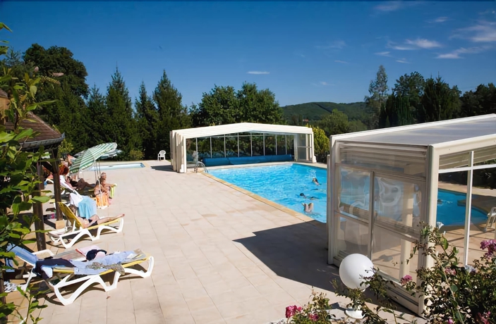 Imagen de la piscina del Hotel Plaisance, Vitrac. Foto 19