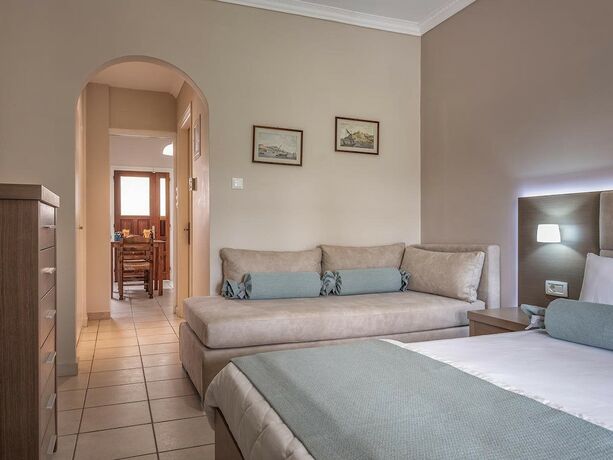 Imagen general del Hotel Plaka Beach Resort. Foto 1