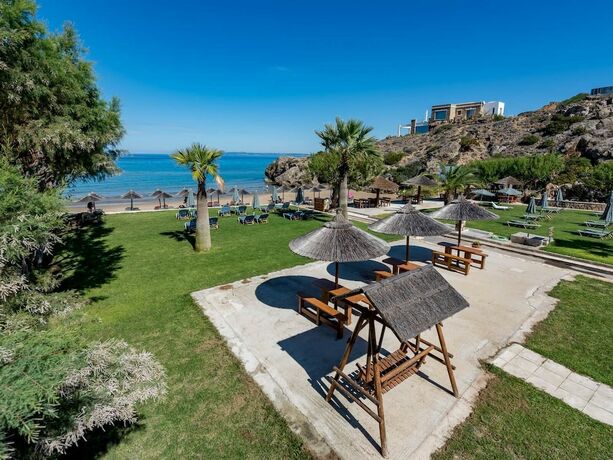 Imagen general del Hotel Plaka Beach Resort. Foto 8
