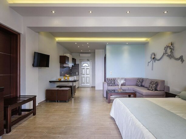 Imagen general del Hotel Plaka Beach Resort. Foto 10
