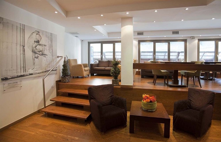 Imagen de los interiores del Hotel Plaka. Foto 11