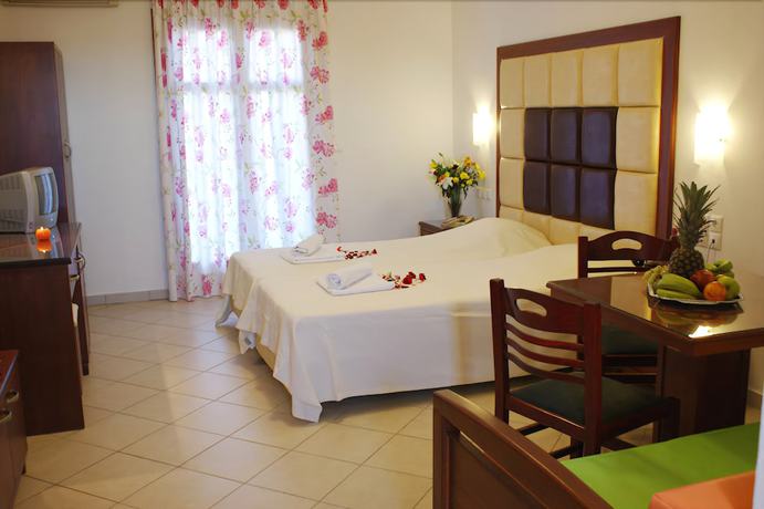 Imagen de la habitación del Hotel Plaka II. Foto 13