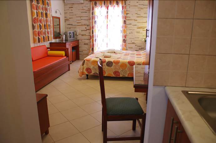 Imagen de la habitación del Hotel Plaka II. Foto 15
