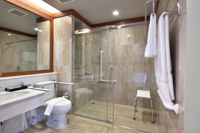 Imagen de la habitación del Hotel Plakan Resort. Foto 11