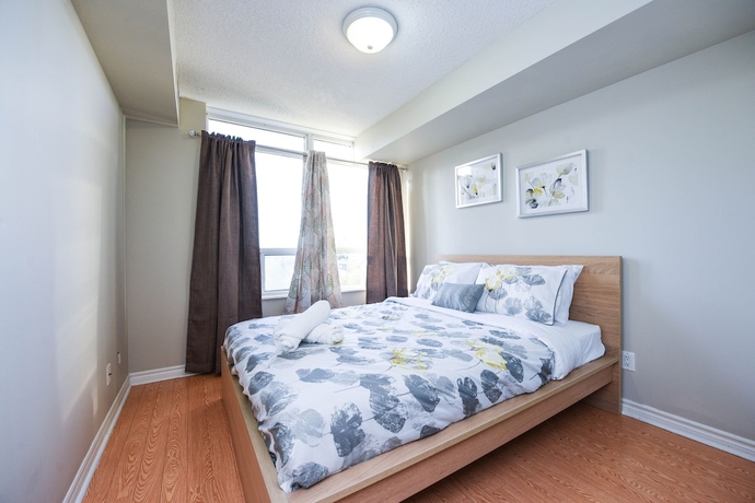 Imagen de la habitación del Hotel PlanURstay - Mississauga Downtown Square One. Foto 11
