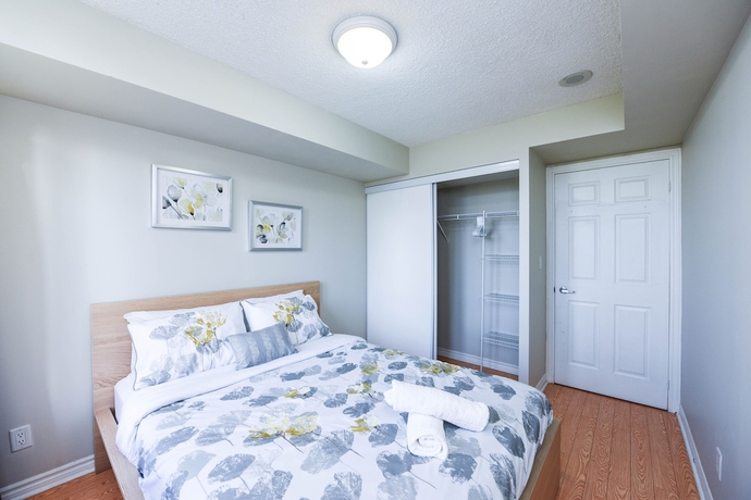 Imagen de la habitación del Hotel PlanURstay - Mississauga Downtown Square One. Foto 13