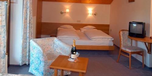 Imagen de la habitación del Hotel Planac. Foto 4