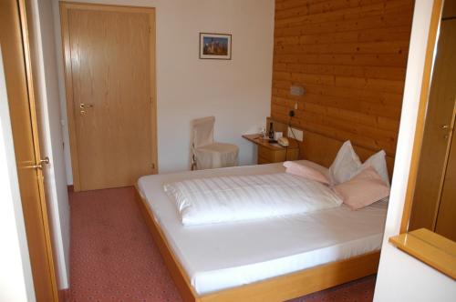 Imagen de la habitación del Hotel Planac. Foto 5