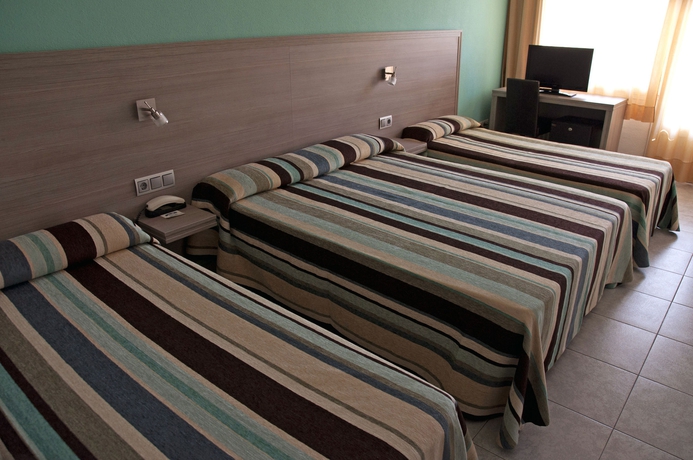 Imagen de la habitación del Hotel Planas. Foto 6